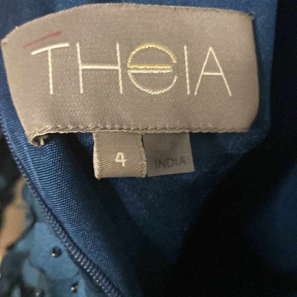 Theia Short Sleeve Cocktail Dress - Picture 4 of 9